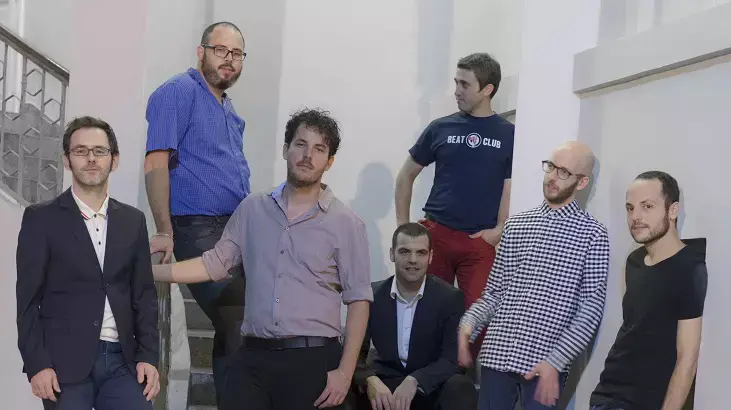 מן אוף נורת' קאנטרי ונועה ארגוב  אדוני השופט
