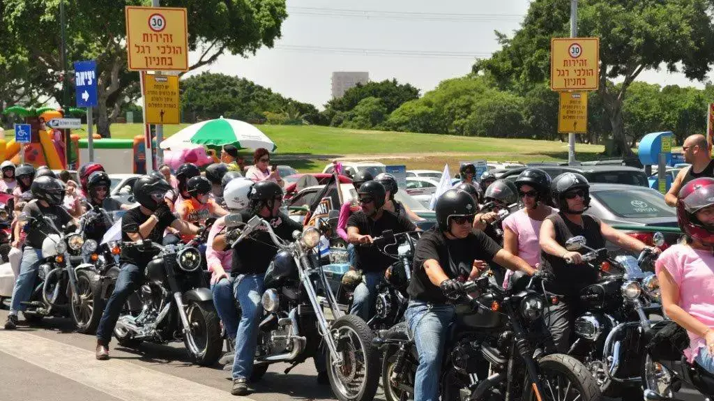 מועדון הארלי דיווידסון ועמותת גמאני מעלים מודעות נגד סרטן השד