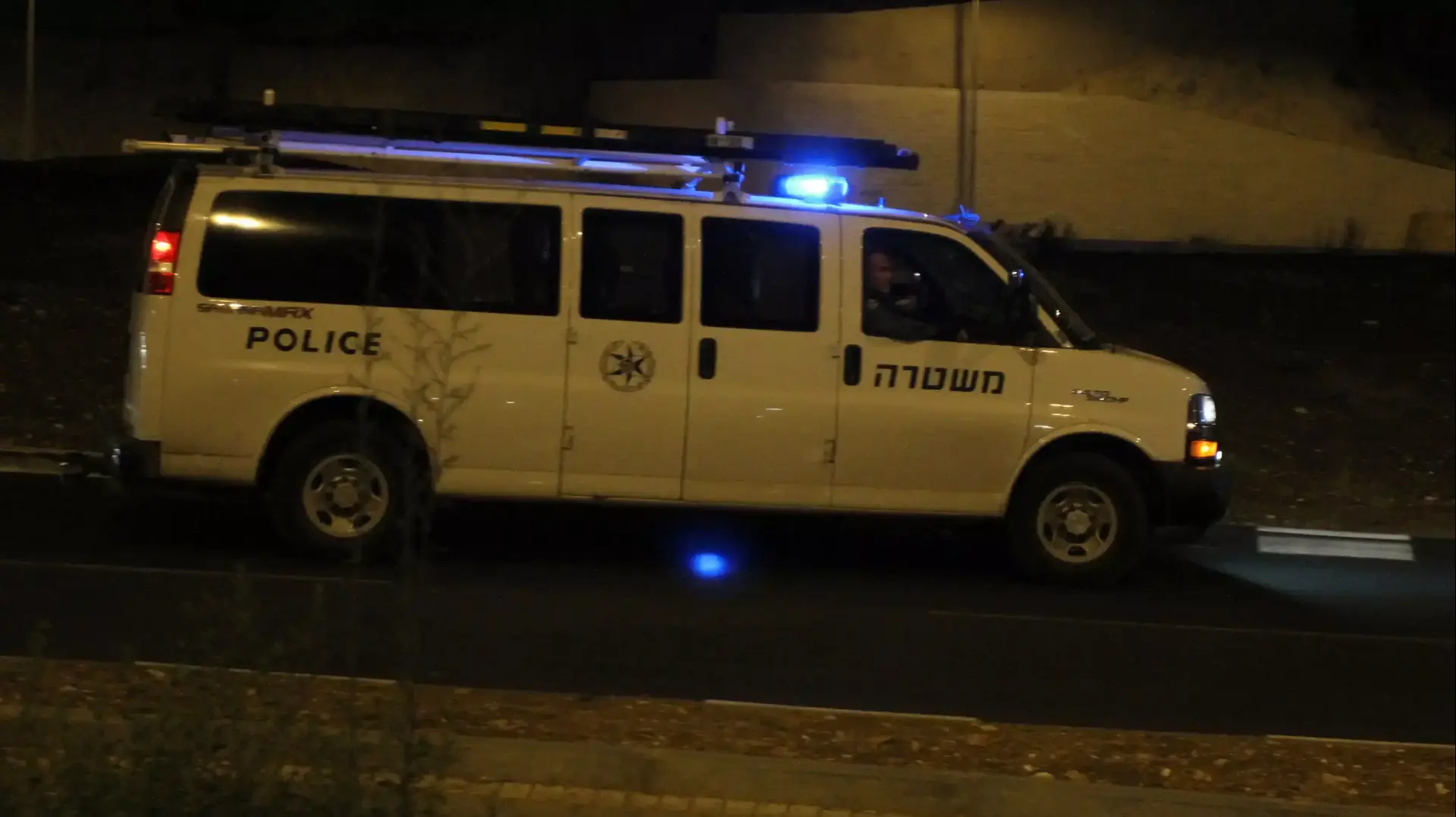 ניידת משטרה