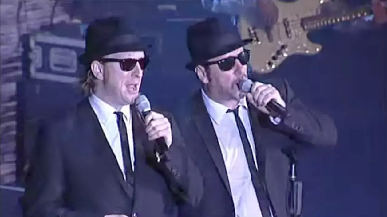 האחים בלוז 2015