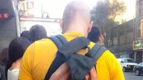 תיק בצורת שק אשכים