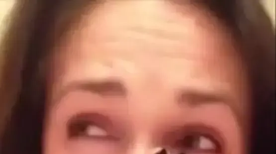 הזמרת סנדי תום