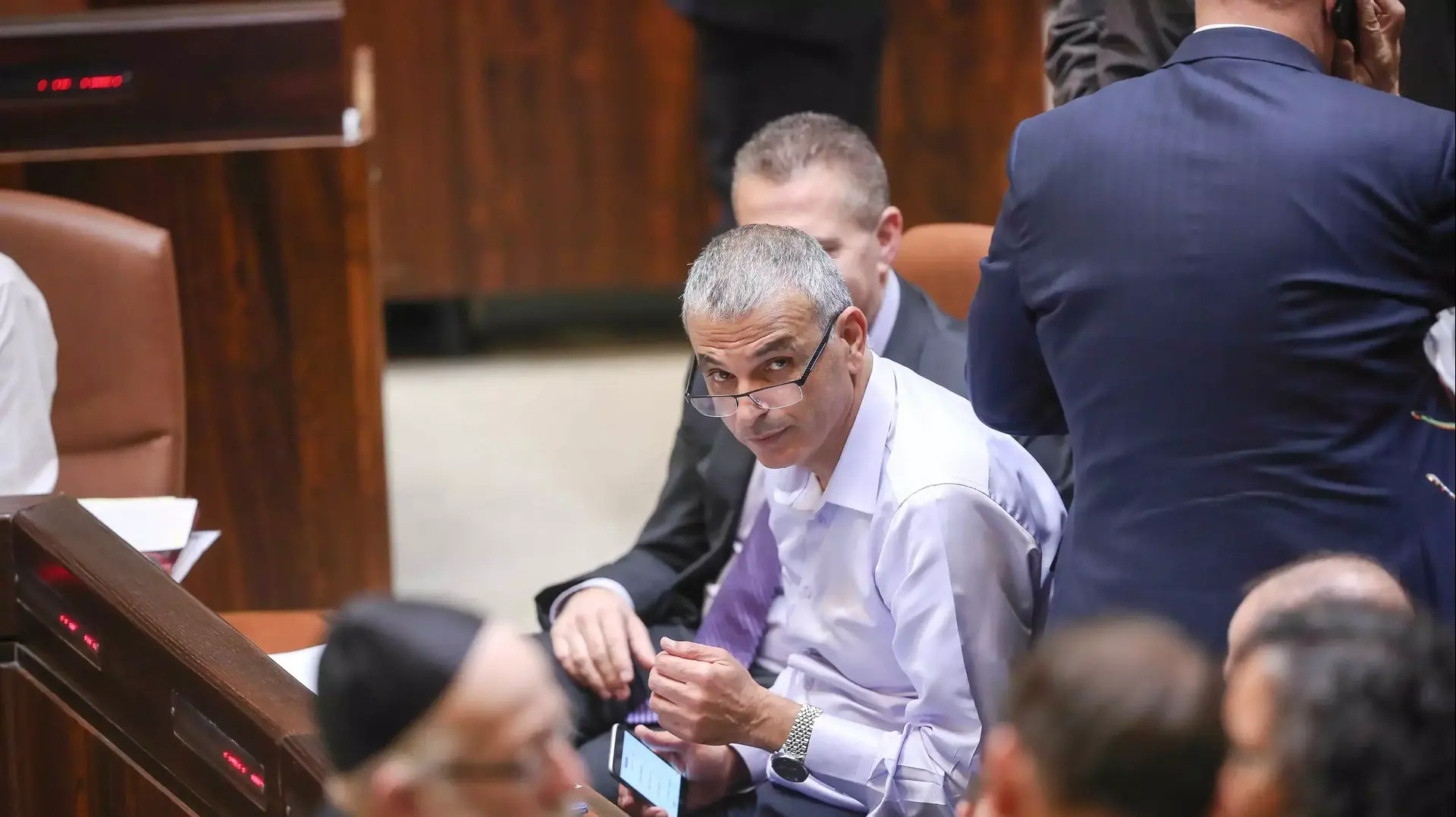 משה כחלון בישיבת הכנסת בהצבעה על חוק תקציב המדינה. נובמבר 2015