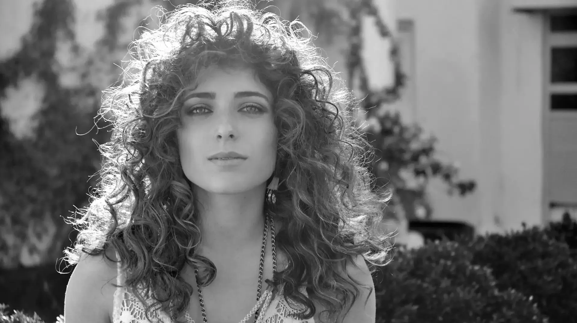 רוני דלומי  תסתכל עליי