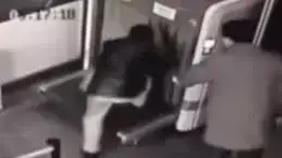 סיני בשדה תעופה