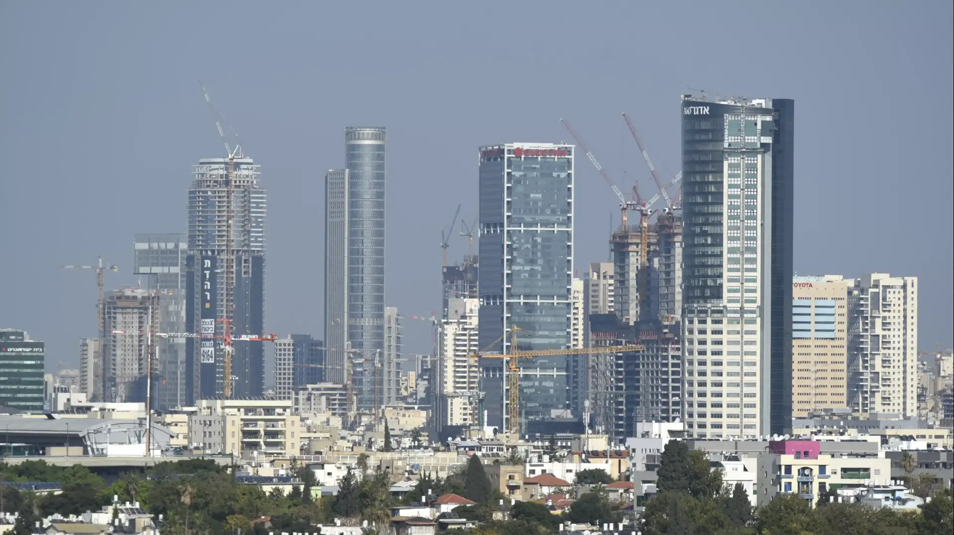מגדלים עסקים תל אביב רמת גן