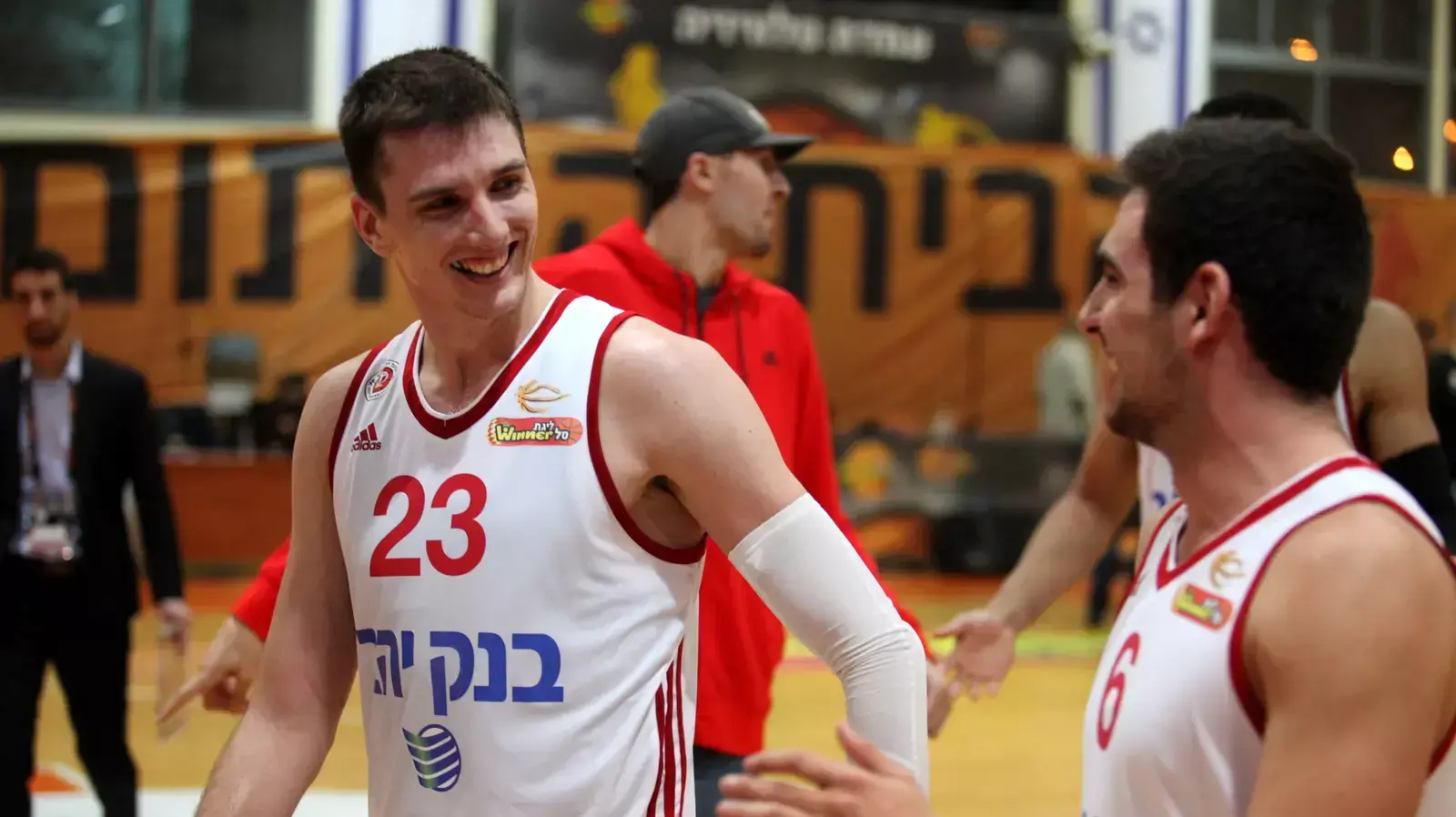 שחקני הפועל ירושלים מאט ג'נינג, יוחאי צוקרמן