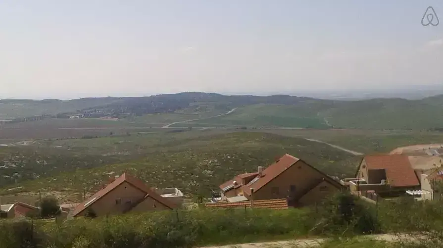 דירה להשכרה באתר Airbnb בהתנחלות
