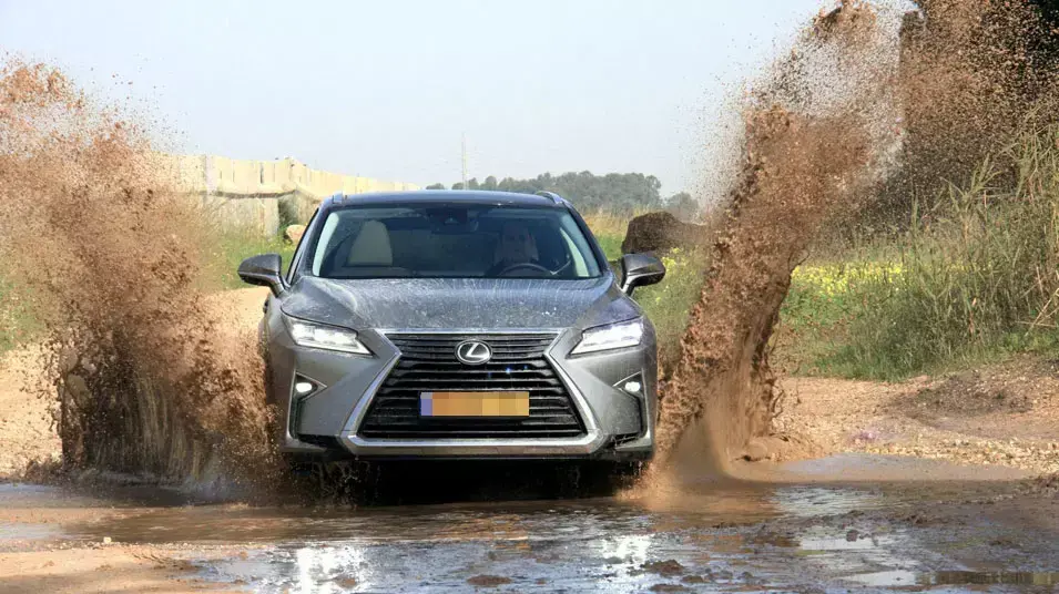 לקסוס RX במבחן דרכים