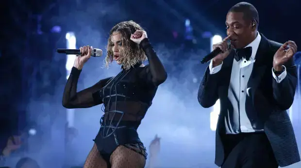 ביונסה וג'יי זי מבצעים את Drunk In love בטקס פרסי הגראמי, 2014
