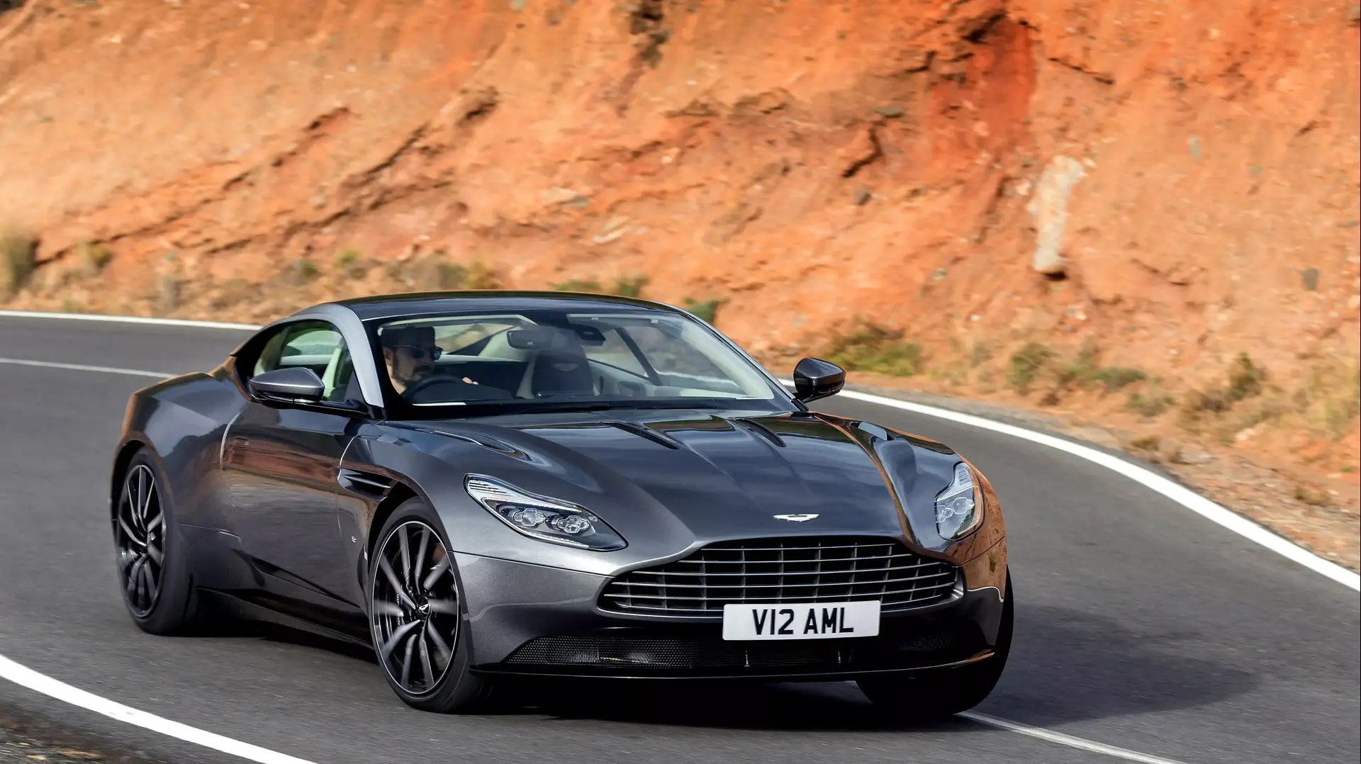 אסטון מרטין DB11
