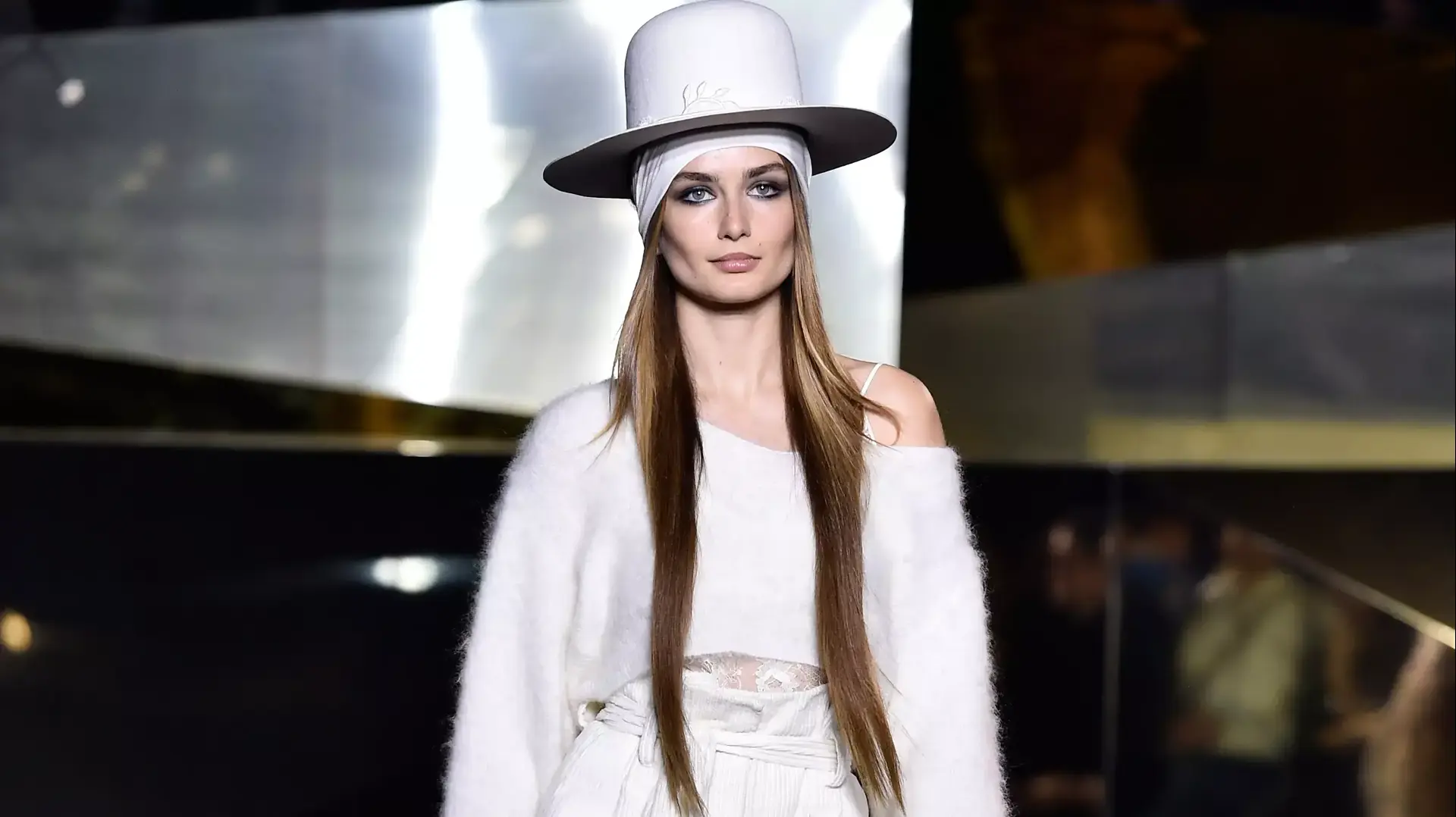 תצוגת H&M סטודיו לחורף 2016/17 בשבוע האופנה של פריז