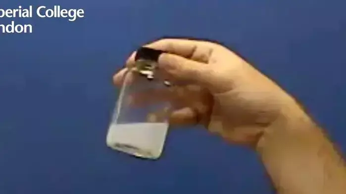 הופך ממוצק לנוזל ברגע