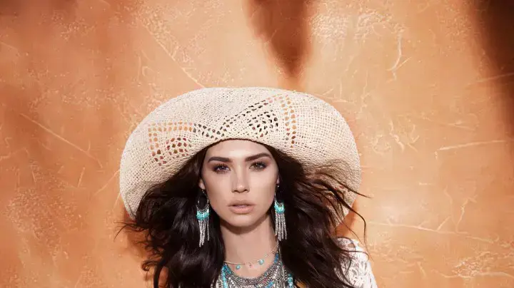 רוסלנה רודינה מדגמנת את קולקציית טופטן  TOPTEN, קיץ 2016