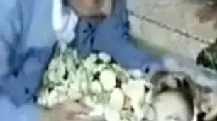 זמרת הוכשה על ידי קוברה