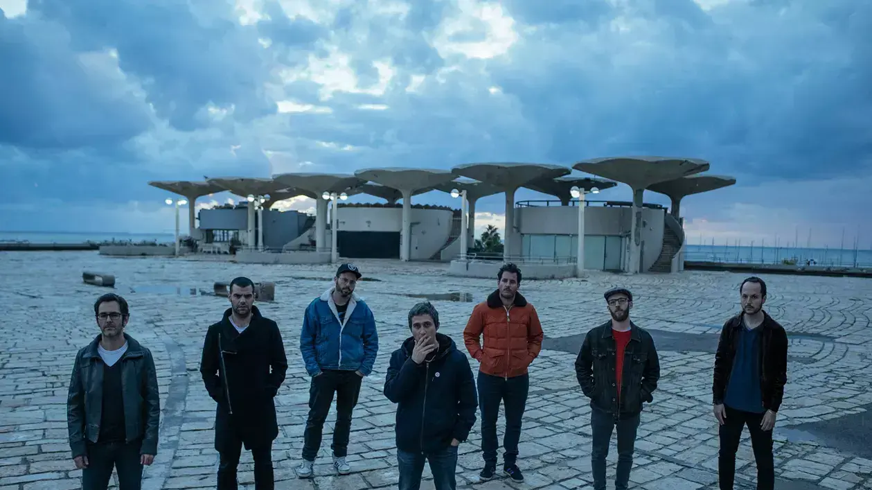 מן אוף נורת' קאנטרי  Running