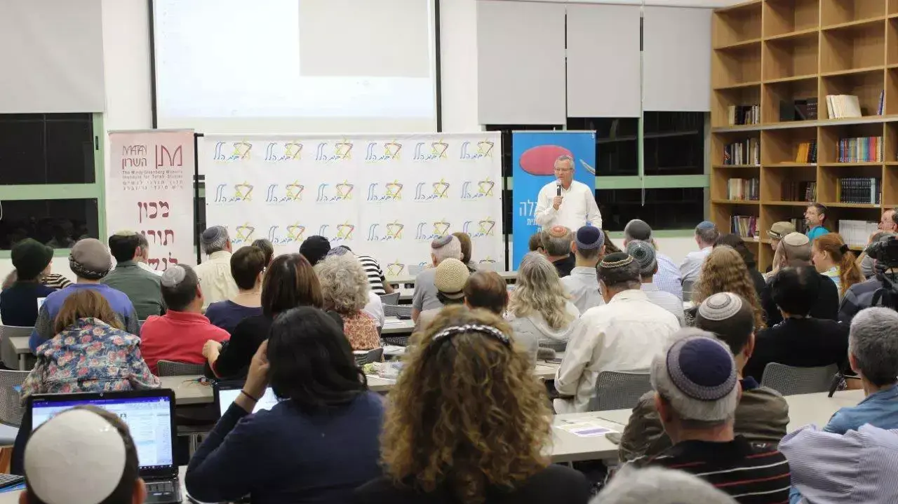 יו"ר ארגון רבני בית הלל הרב מאיר נהוראי. כנס של הארגון ברעננה, 10 באפריל
