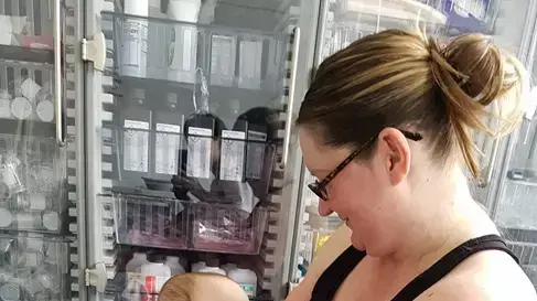 נשים זרות הניקו תינוק של אישה שהתאשפזה ולא יכלה להניק את תינוקה