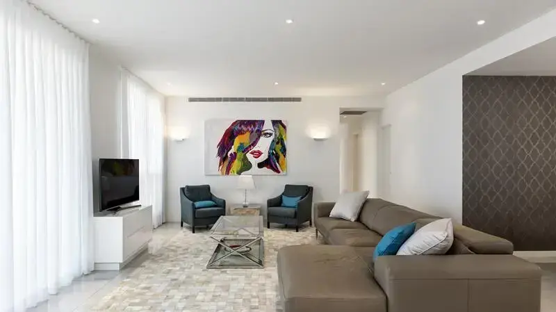 דירת נופש בנתניה; עיצוב פנים: נעמה זהר תכנון ועיצוב פנים
