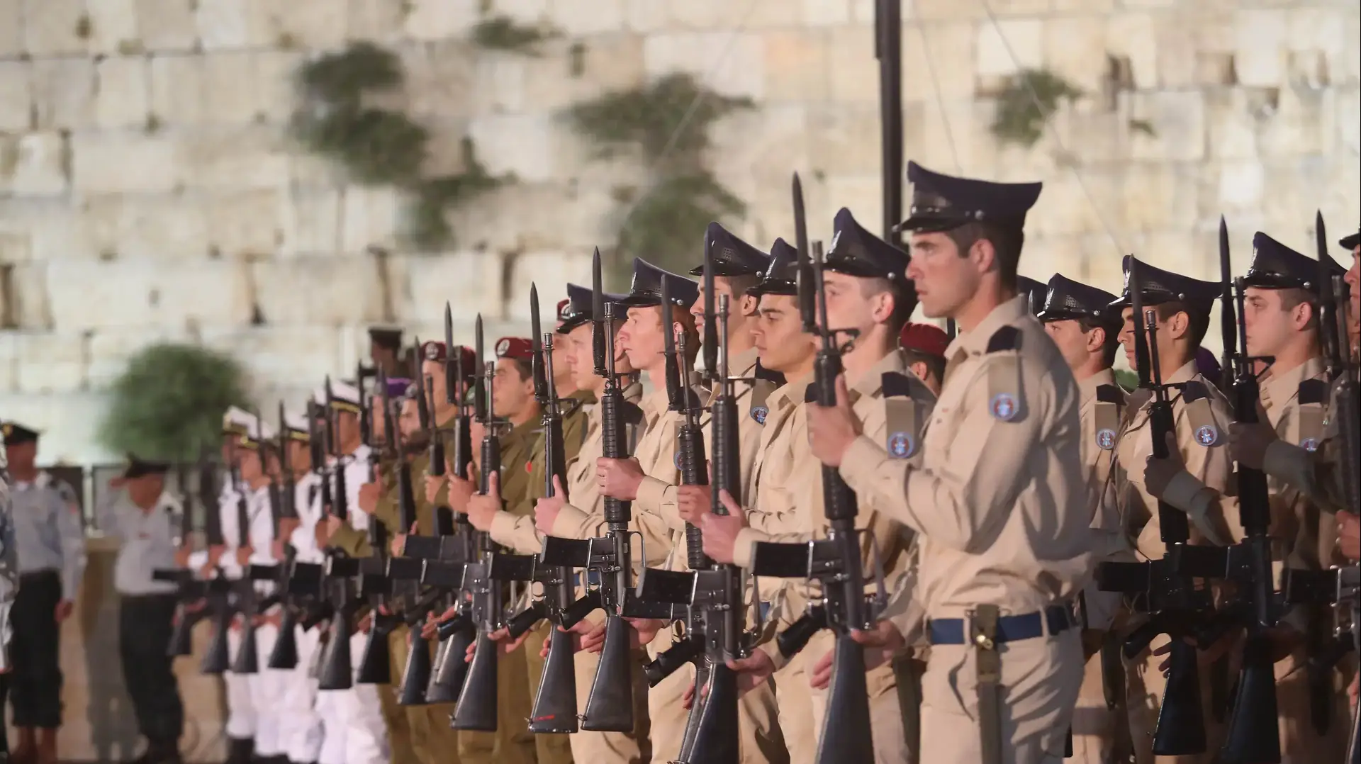טקס הדלקת נר הזיכרון, רחבת הכותל המערבי. ירושלים 10 במאי 2016