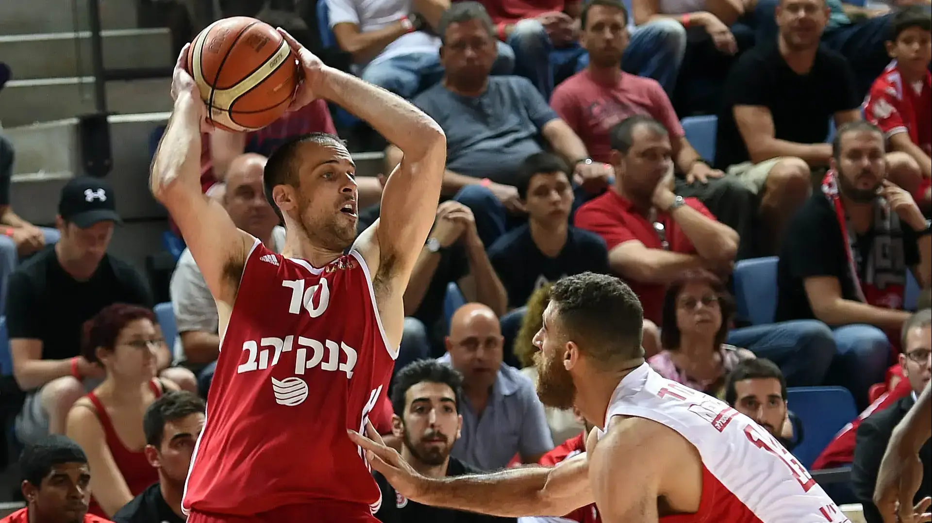שחקן הפועל ירושלים יותם הלפרין מול שחקן הפועל תל אביב רביב לימונד שחקן הפועל ירושלים יותם הלפרין מול שחקן הפועל תל אביב רביב לימונד