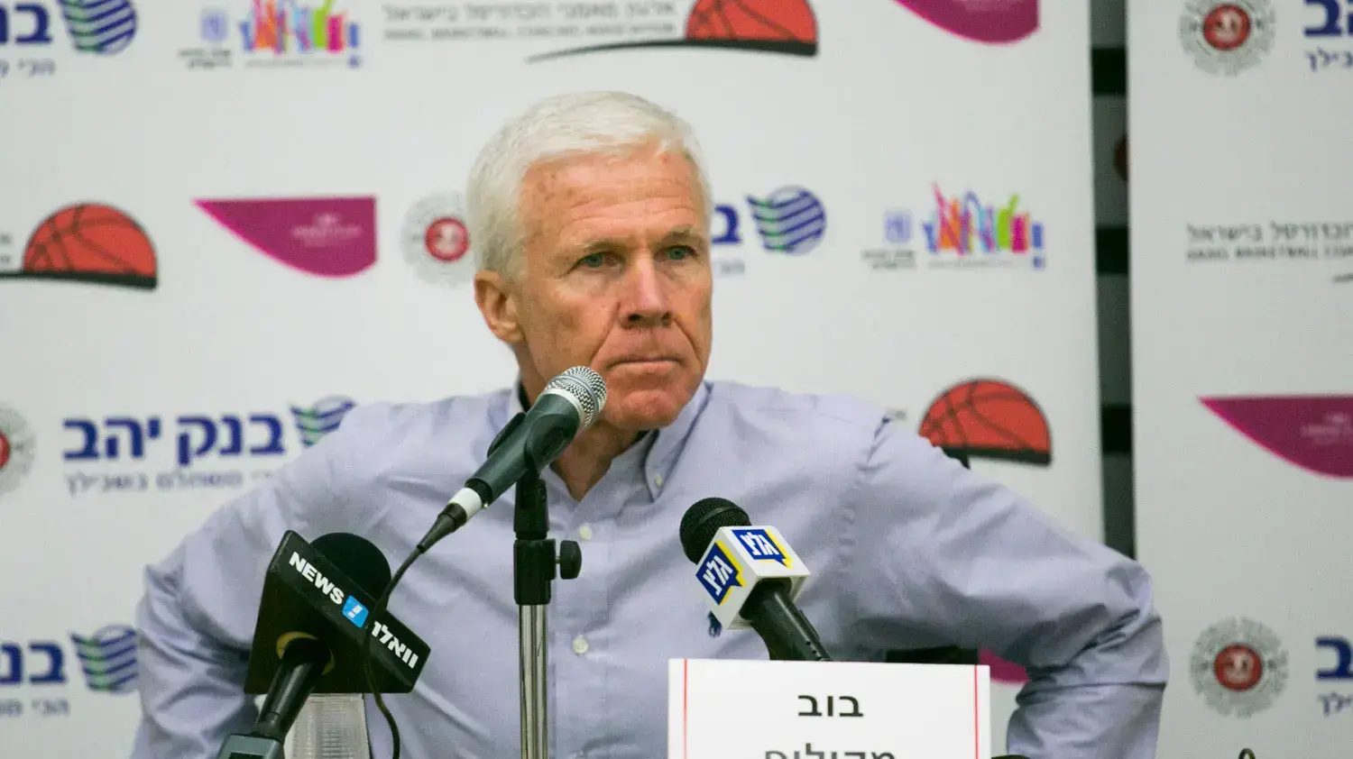 מאמן מכללת דיווידסון בוב מקילופ
