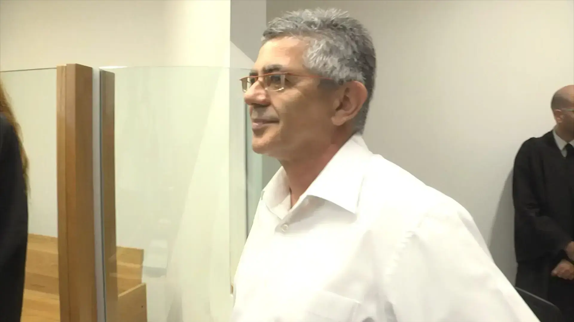 בצל סגירת התיק נגד סימנס: החל המשפט נגד הבכירים המואשמים בקבלת טובות הנאה