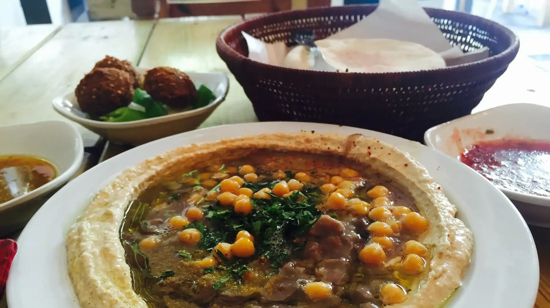 החומוס של עבד
