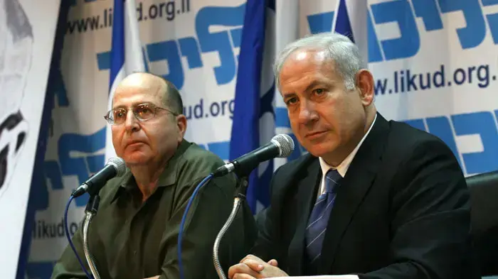 בנימין נתניהו ומשה (בוגי) יעלון במסיבת עיתונאים