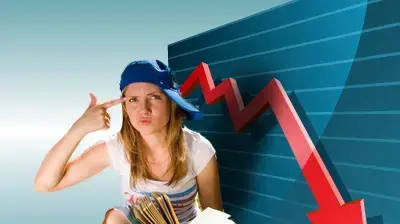 סטודנטים על רקע גרף יורד