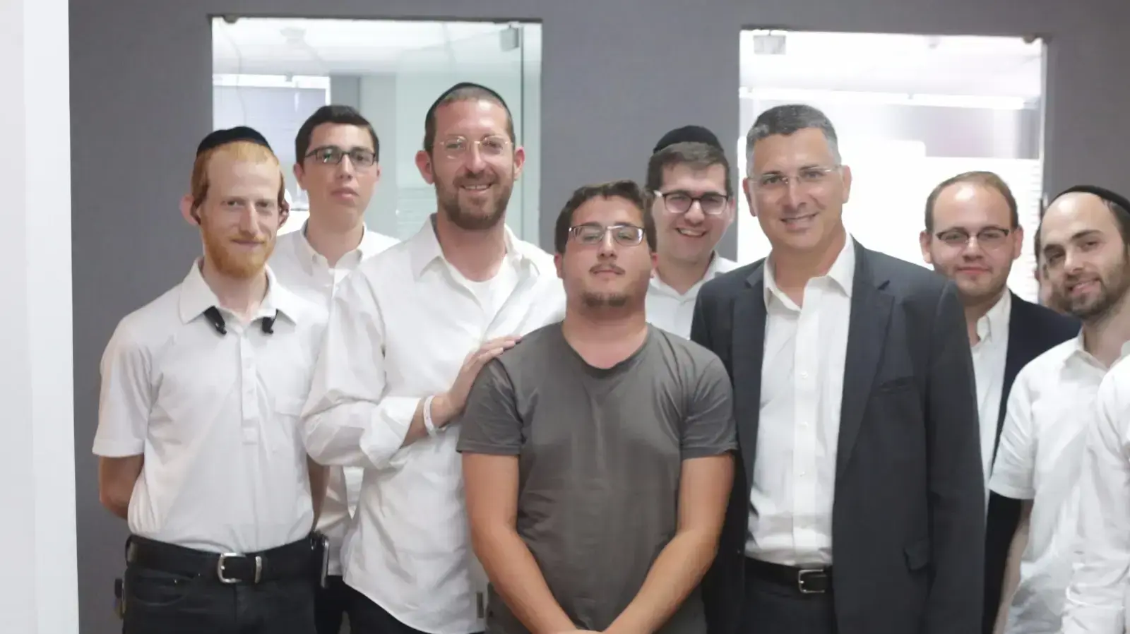 גדעון סער בחדרי חרדים