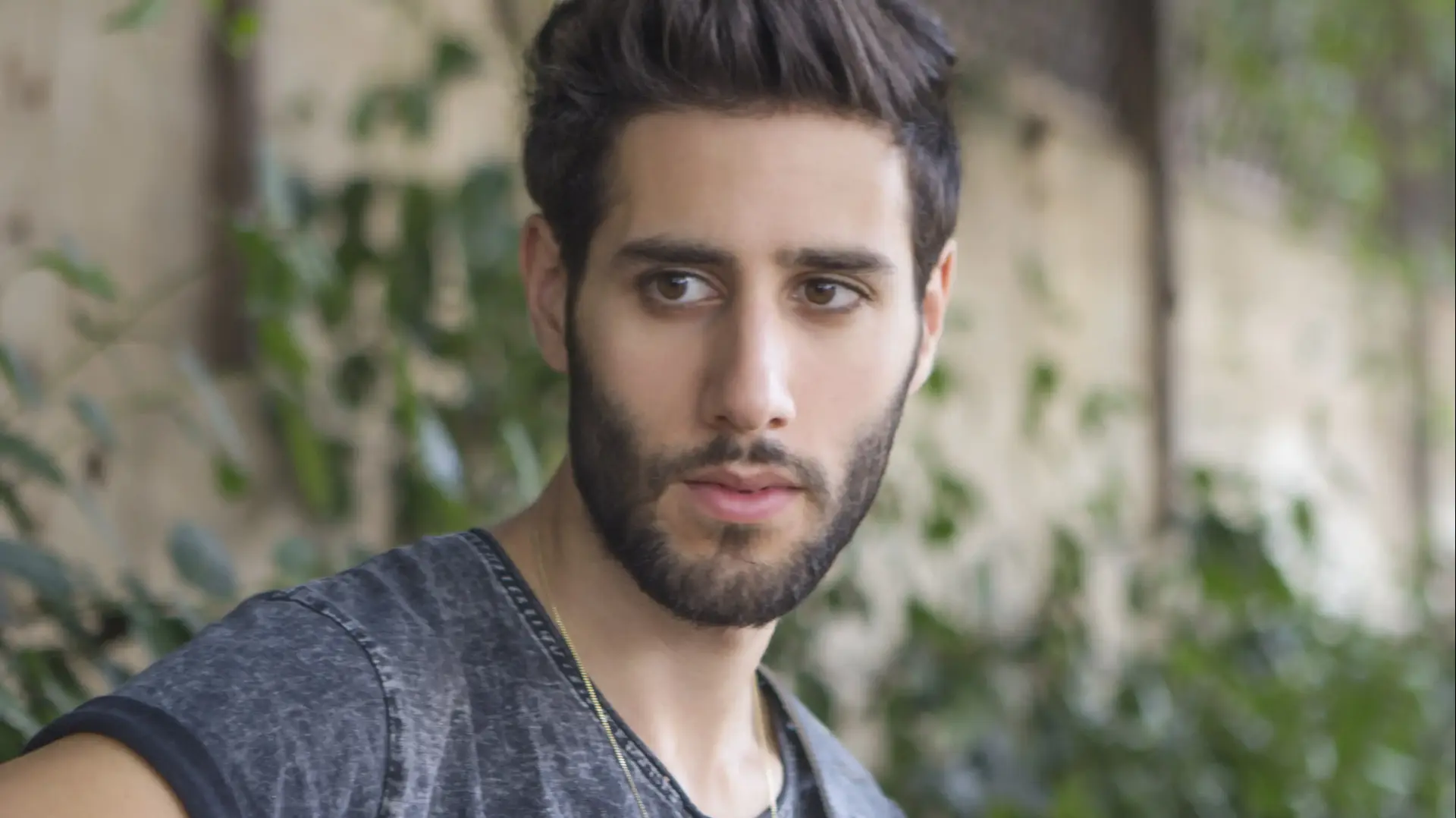 נועם בנאי  תל אביבית