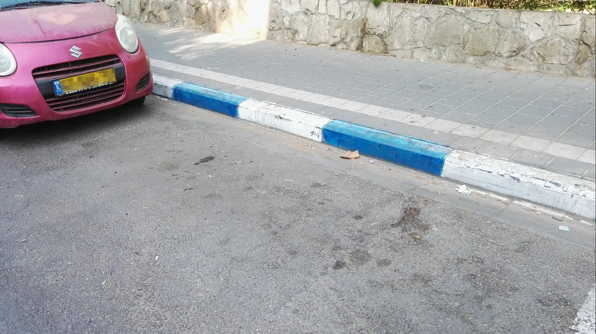 חניה בכחול לבן בתל אביב