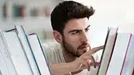 סטודנט בספריה סטודנט בספריה