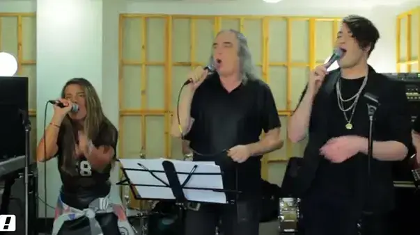 שיר בחזרה עם צביקה פיק, חובי סטאר ונועה קירל שיר בחזרה עם צביקה פיק, חובי סטאר ונועה קירל