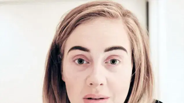 אדל ללא איפור