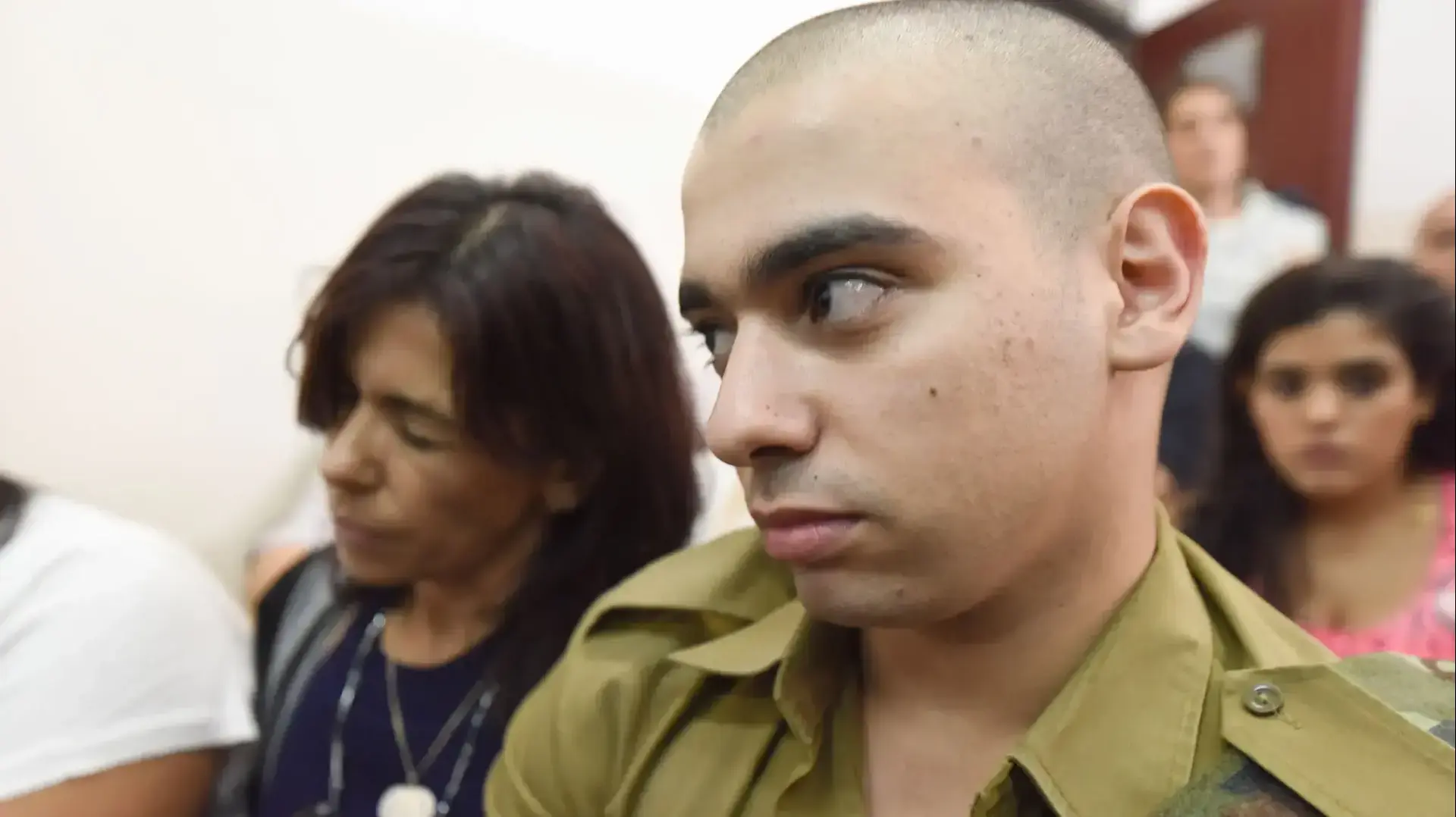 דיון בעניינו של אלאור אזריה, בית הדין הצבאי יפו. אוגוסט 2016 וגם מלחמת אחים בוידאו