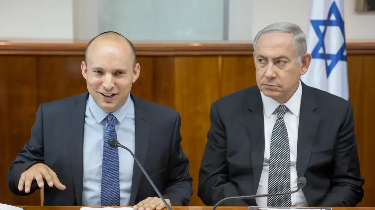 ראש הממשלה בנימין נתניהו ושר החינוך נפתלי בנט בישיבת ממשלה. אוגוסט 2016