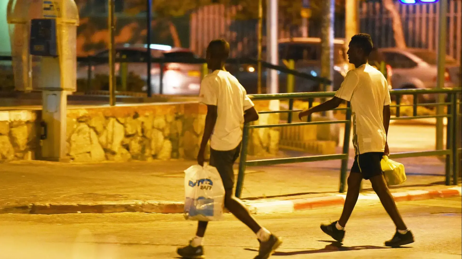 יוצאי אתיופיה בשכונת רמת אליהו שבראשון לציון, אוגוסט 2016