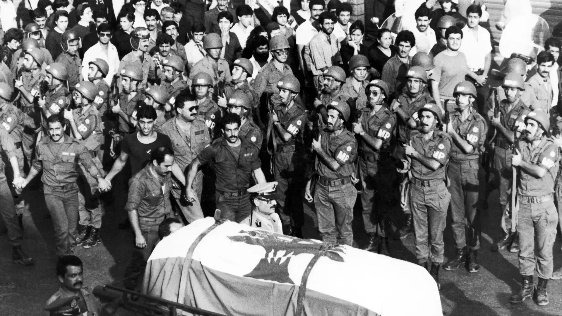 הלוויתו של נשיא לבנון בשיר ג'ומאייל בשנת 1982