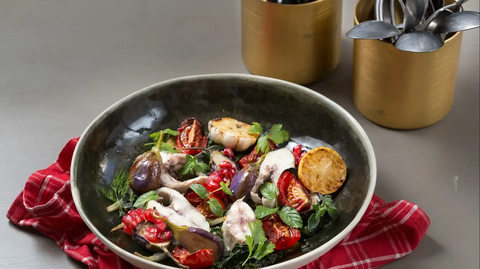 איניטאס בעגבניות, מנגולד ורימונים לראש השנה