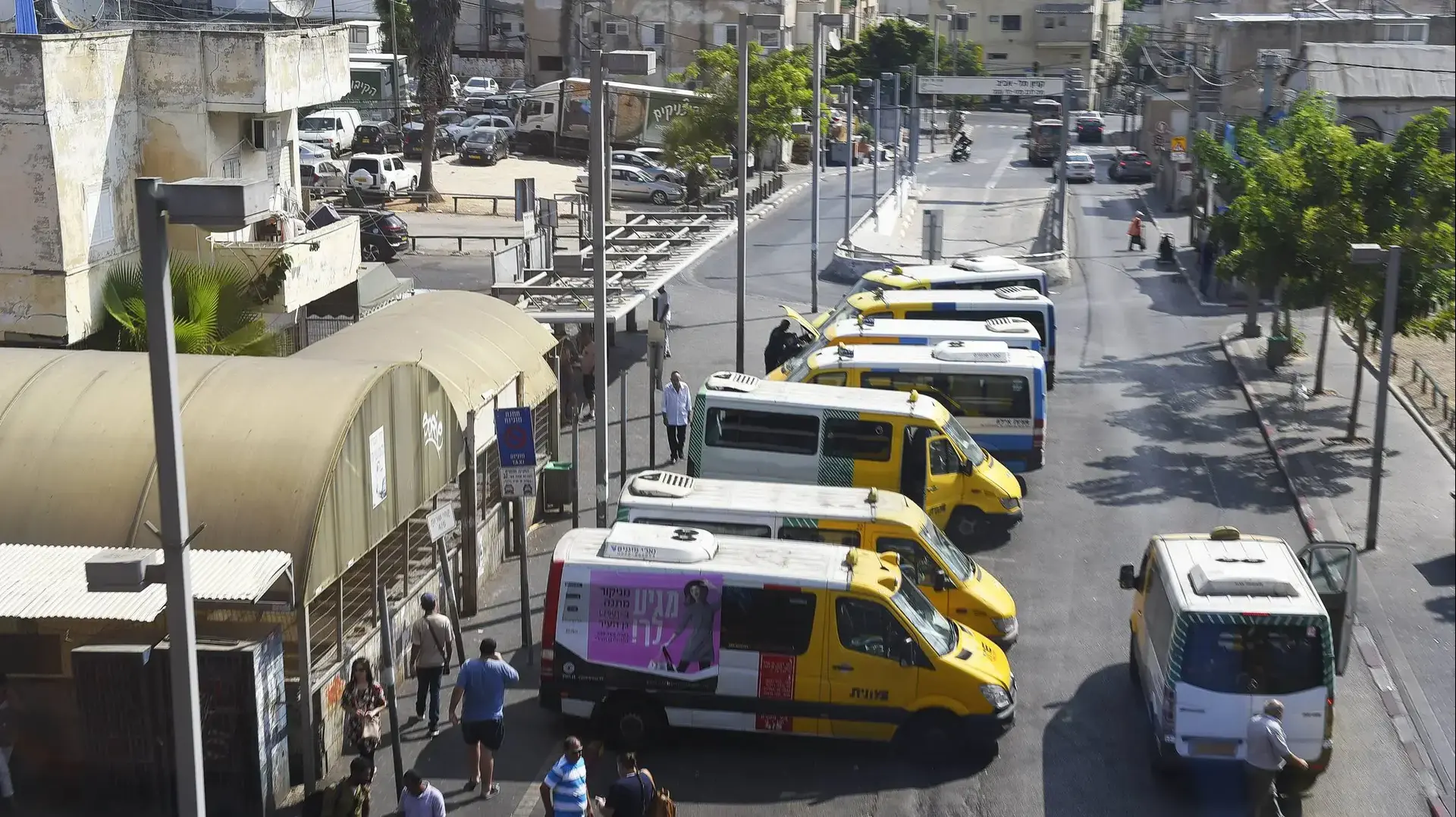 מוניות שירות בתחנה מרכזית החדשה תל אביב, אוקטובר 2016