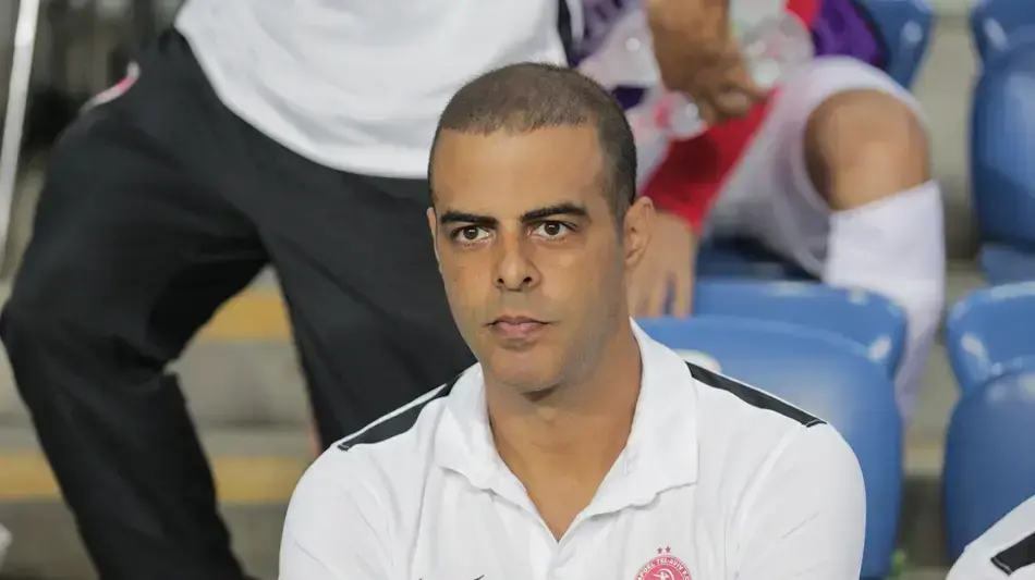 מאמן הפועל תל אביב גיא לוזון