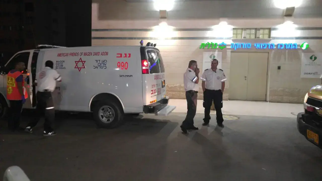 פינוי פצועים מתאונת הדרכים בכביש 31  באר שבע לסורוקה