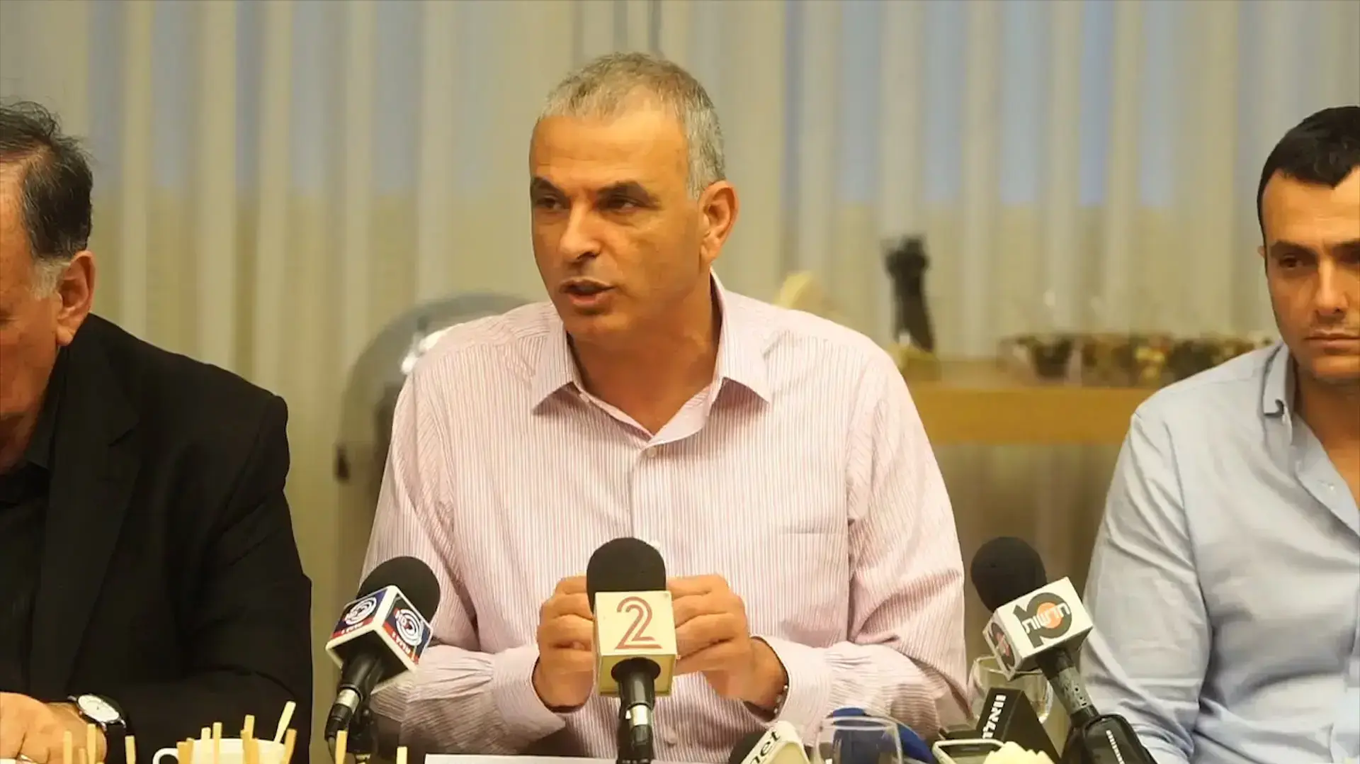 הנהלת משרד האוצר התכנסה בחיפה לדון בפיצויים לנפגעי גל השריפות