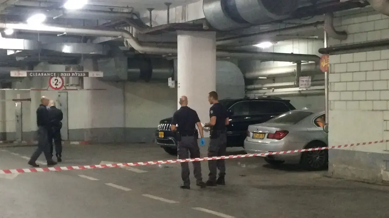 רכבו של מאיר שמיר, חניון בניין הברזל 27 ברמת החייל, תל אביב. 8 בדצמבר 2016