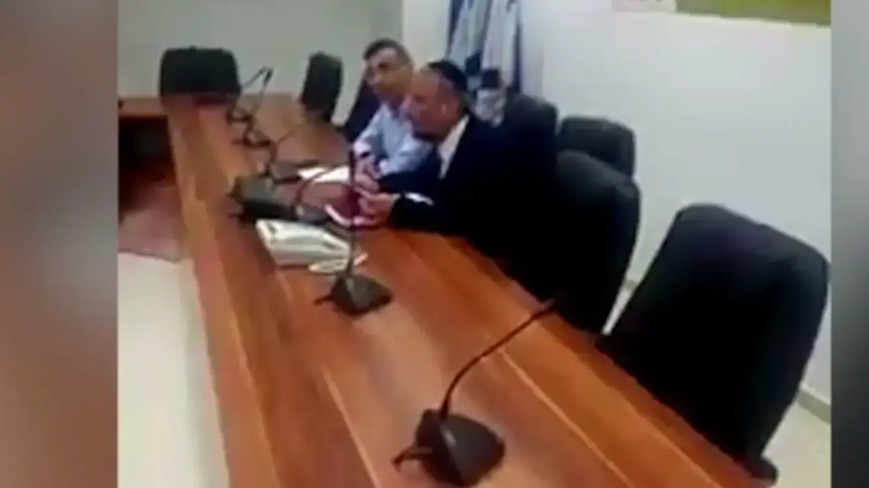 ישיבת מועצה בבית שמש