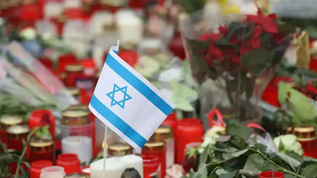 דגל ישראל בשוק בברלין שנפתח לחג המולד