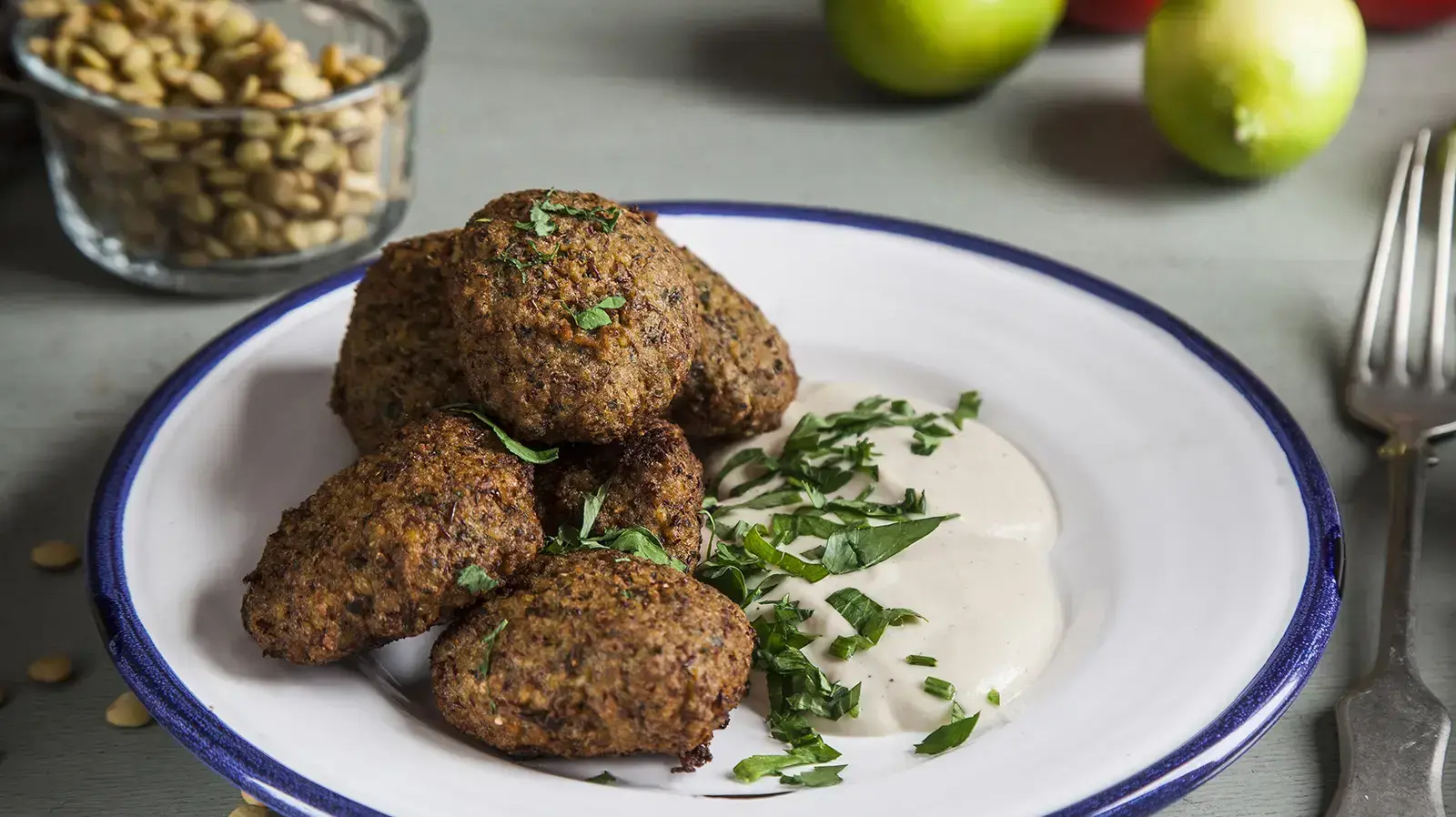 אבי מפרגן: פלאפל עדשים בהשראת הלב הרחב