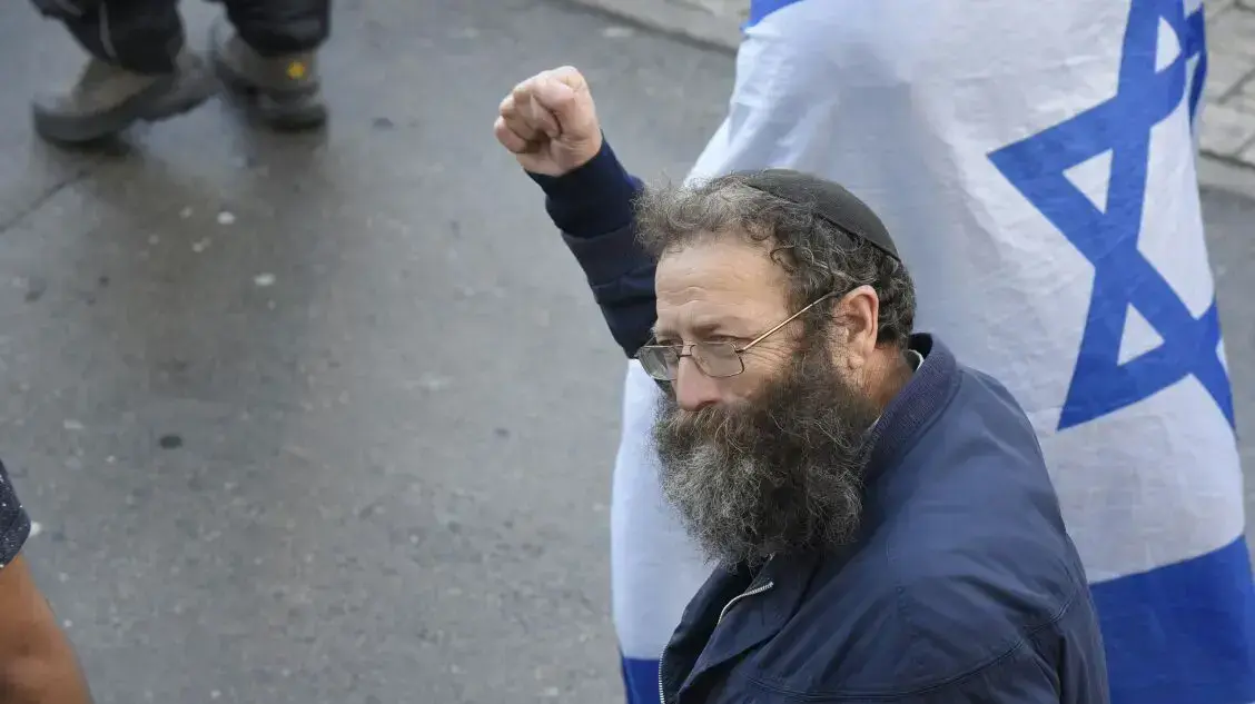 ברוך מרזל בהפגנה למען החייל אלאור אזריה בעת הכרעת דינו, קריה, תל אביב. ינואר 2017